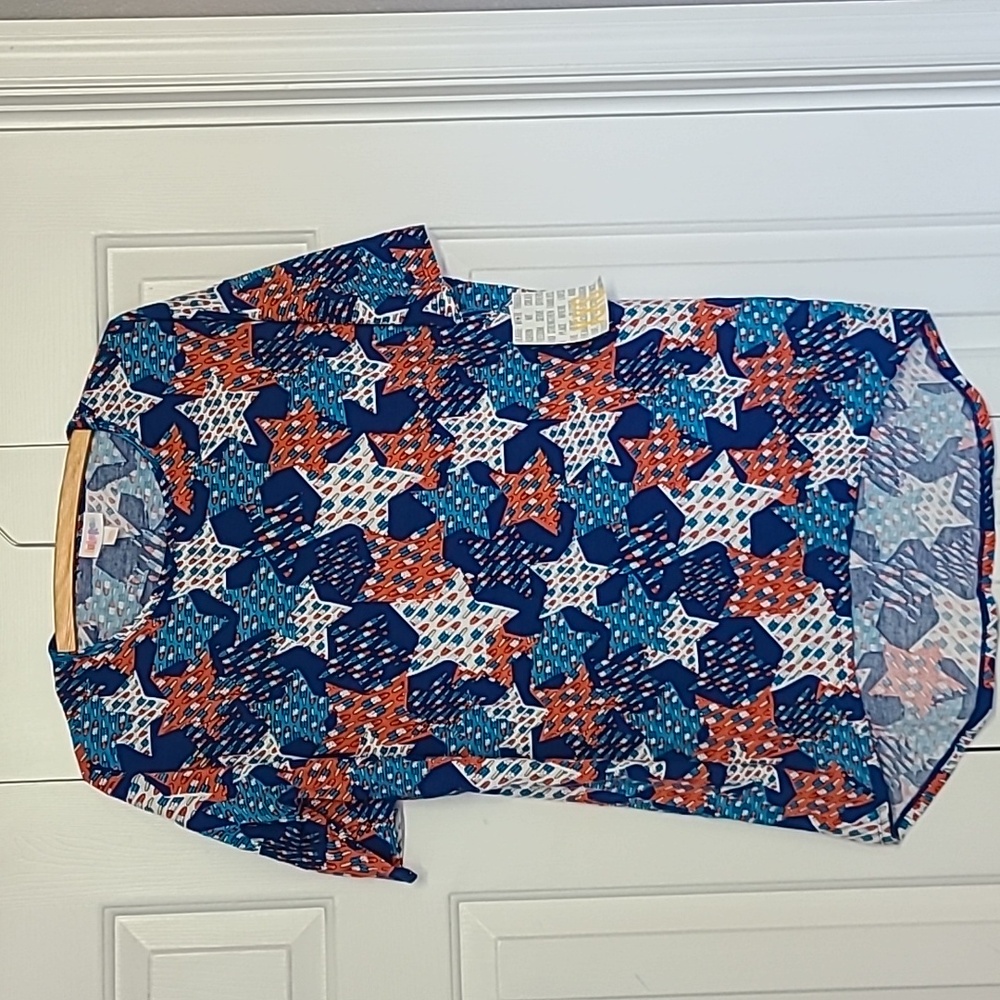 New With tagswomen's lularoe americana shirt